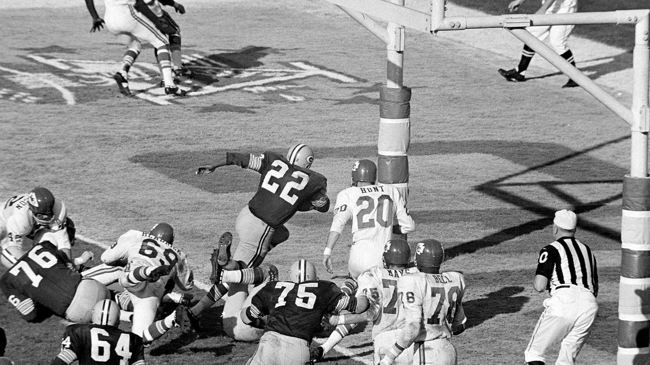 NFL at 100: Packers beat Chiefs in first Super Bowl